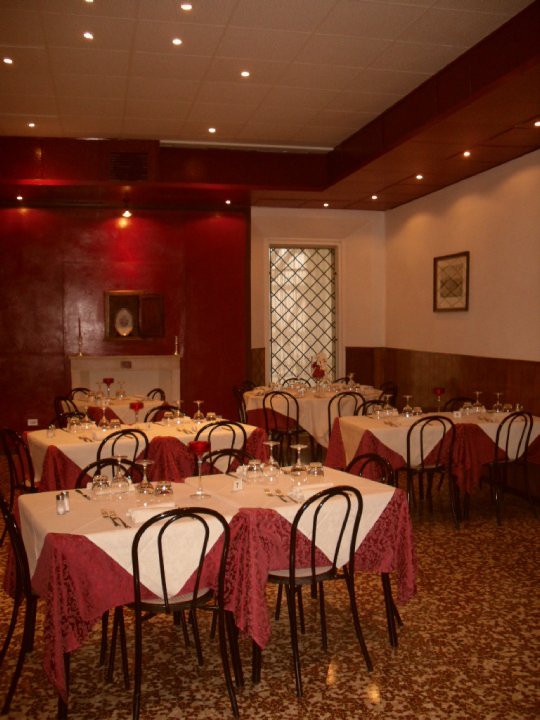 ristorante-interno-osteria-palazzo-ducale